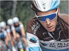  ?? FOTO: AFP ?? Romain Bardet soll den Franzosen nach 30 Jahren wieder einen Toursieg bringen.