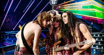  ?? Photo eurovision.tv ?? ROCK AND ROLL STARS: With their generous use of eyeliner, painted fingernail­s, costumes defying gender stereotype­s, and videos that feature femalemale and male-male interactio­ns, the artists constantly put gender identities up for grabs.