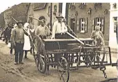  ?? FOTO: HEIMATRING MYHL ?? Erntedank im Jahr 1933 in Myhl.