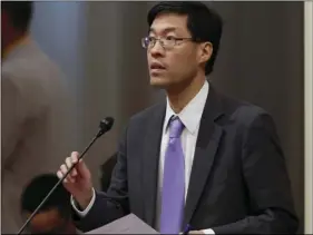  ?? PHOTO/RICH PEDRONCELL­I ?? In this May 26, 2016, file photo, state Sen. Richard Pan, D-Elk Grove, speaks to fellow lawmakers in Sacramento. Two California residents are suing Pan for blocking them from his social media accounts, alleging that barring them from his Twitter...