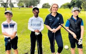  ??  ?? Morne’ Loubser, Mawethu Bodlani and Matthew Richards teeing off with an eye patch to show support for Danielle’s degenerati­ng left eye