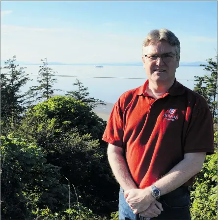  ?? — MICHELLE S. RANKIN ?? Employee Scott Hodge is worried ‘somebody’s going to die’ after the Canadian Coast Guard’s Marine Communicat­ions and Traffic Services centre in Comox closes May 10.