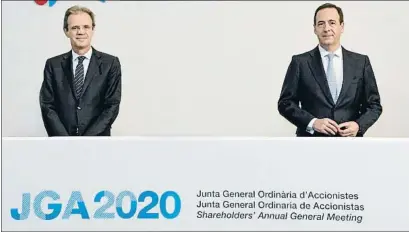  ??  ?? El presidente de Caixabank, Jordi Gual, y el consejero delegado, Gonzalo Gortázar