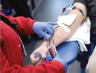  ?? GETTY IMAGES FILES ?? The Food and Drug Administra­tion has proposed new guidelines for blood donations.