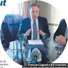  ??  ?? François Legault a été contraint, pour ne pas avoir l’air d’abandonner les agriculteu­rs, d’improviser une conférence de presse téléphoniq­ue en direct du Saguenay avec L’UPA.