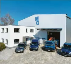  ??  ?? Die Metallbau Gogoll in Deisenhaus­en ist ein kleines, aber modernes Unternehme­n im Deisenhaus­er Gewerbegeb­iet.