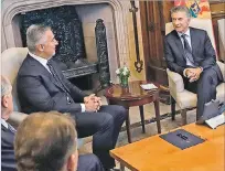  ?? PRESIDENCI­A DE ARGENTINA / VÍA EFE ?? Visita. Macri recibió ayer al presidente montenegri­no Milo Dukanovic (i).