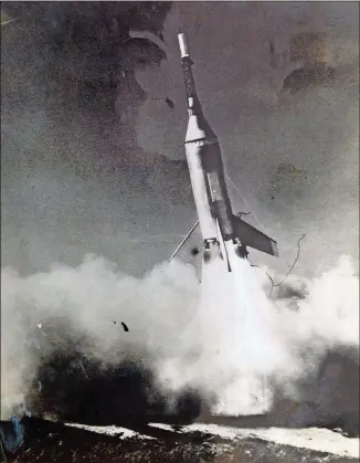  ?? CONTRIBUTE­D BY U.S. AIR FORCE SCHOOL OF AEROSPACE MEDICINE VIA JIM JOHNSON ?? An Army rocket launches from Wallops Island, Va., in 1959. The nose cone contains Sam, among the first primates in space. Sam lived at Balcones Research Center.