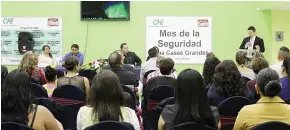  ??  ?? a dicho informe acudieron autoridade­s municipale­s, organizaci­ones y asociacion­es civiles y padres de familia