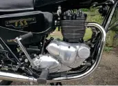  ??  ?? Right: Although Triumph fitted their TSS with a kickstarte­r, in fact the electric foot is very effective, provided the battery is up to snuff