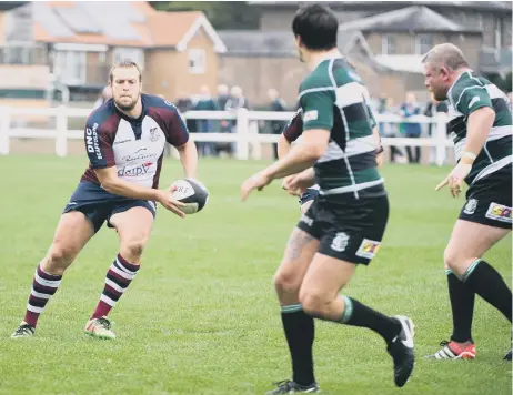  ??  ?? Scarboroug­h RUFC’s Tom Ratcliffe in action during their 56-7 defeat at Yorkshire One table-toppers York back in September