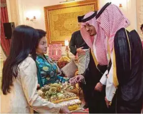  ??  ?? Former prime minister Datuk Seri Najib Razak shared this picture on Facebook of Saudi Arabia’s Prince Faisal and Prince Abdulaziz with his wife, Datin Seri Rosmah Mansor, supposedly taken during his daughter’s engagement at Seri Perdana in June 2011.