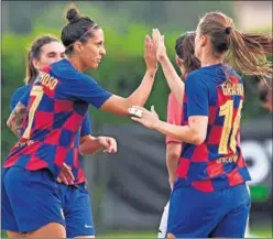  ??  ?? ALEGRÍA. Jenni Hermoso y Graham celebran un gol del Barça.