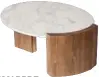  ??  ?? TABLE D’APPOINT Jia en chêne et marbre blanc, Atelier de Troupe.