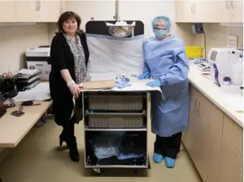  ?? CARLOS OSORIO/TORONTO STAR ?? Eileen Quinlan, left, and Holly Jackson both specialize in umbilical cord blood collection at William Osler Health Systems, which includes Brampton Civic Hospital and has recently joined forces with Canadian Blood Services.