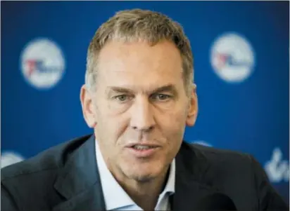  ?? THE ASSOCIATED PRESS FILE ?? Sixers general manager (for now) Bryan Colangelo shouldn’t be subjected to a long process of a team investigat­ion into allegation­s of him critizing players (including his team’s) and league execs alike on fakenamed Twitter accounts. That’s because,...