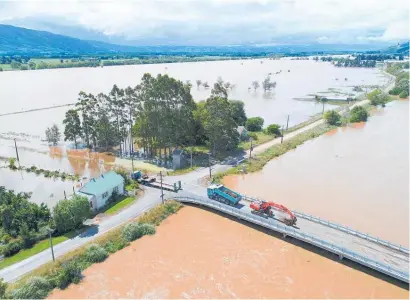  ??  ?? Henley on the Taieri Plain south of Dunedin was under water.