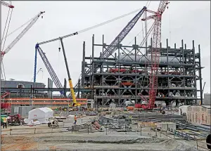  ?? AP ?? The Virgil C. Summer nuclear power station near Jenkinsvil­le, S.C., is shown as it was being built in 2016. Constructi­on of the nuclear site was abandoned in 2017.