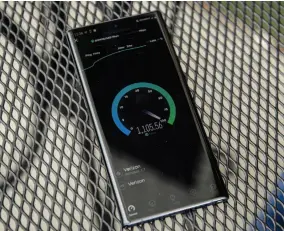  ??  ?? Verizon’s mmwave-based 5G service is pretty remarkable when you can get it.