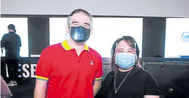  ??  ?? FAST FRIENDS Jollibee’s Jose Miñana and McDonald’s Philippine­s’ Margot Torres are tirelessly working together to help achieve the common goal of herd immunity from COVID-19 by the end of the year.