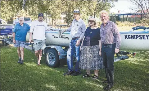  ?? PHOTO: ?? Dubbo Photo News first reported the story on October 11. With vessel “Tom and Gerry” are Jim Edwards, Scott Edwards, Pat and Keir Yeo, and Andrew Mckay.