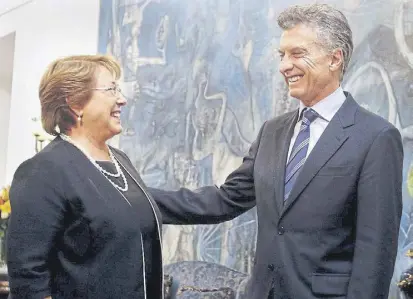  ?? SebaStián Silva / eFe ?? Al finalizar el día, Macri estuvo con Bachelet en Santiago