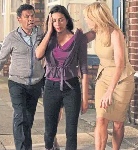  ??  ?? Shobna Gulati in 2013 in her most famous role as Sunita with Corrie co-stars Craig Charles and Michelle Collins