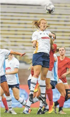  ?? STAFF PHOTO BY ERIN O. SMITH ?? Chattanoog­a FC defender Clair Lanter goes up for a header during Friday’s match against Alabama FC at Finley Stadium. AFC tied the score at 2-2 in the final seconds of the match.