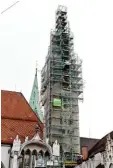  ?? Foto: Silvio Wyszengrad ?? Der Augsburger Dom ist bis auf Weiteres eingerüste­t.