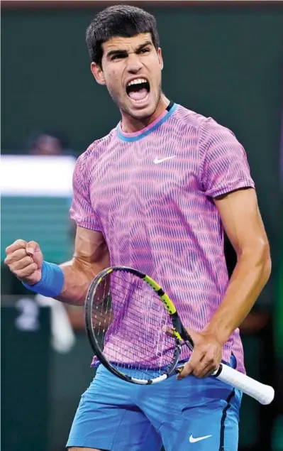  ?? LAPRESSE ?? C. ALCARAZ NÚMERO DOS DEL RANKING ATP
Carlos Alcaraz (20) celebra la consecució­n de un punto durante el partido de segunda ronda de Indian Wells.