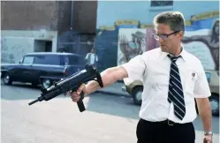  ?? ?? „Falling Down“ist so aktuell wie vor 30 Jahren. Die Hauptfigur wird vom System ausgespuck­t und befeuert dann selbst genüßlich die Gewaltspir­ale