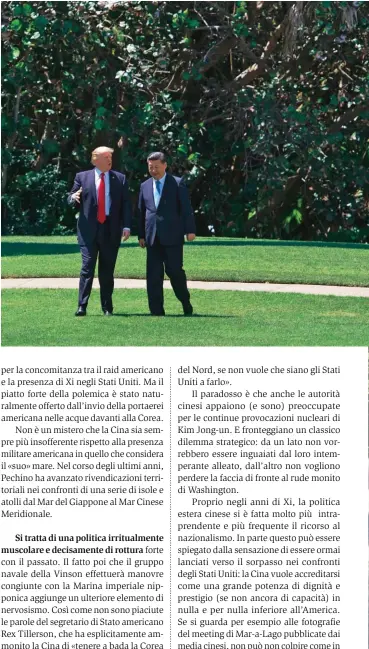  ??  ?? Il presidente statuniten­se Donald Trump e quello cinese Xi Jinping nella tenuta Mar-a-Lago, in Florida, il 7 aprile. A destra, il presidente cinese con il padre Xi Zhongxun, la moglie e la figlia, in una foto d’archivio.