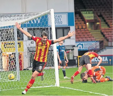  ?? ?? Brian Graham celebrates Lewis Mayo’s goal