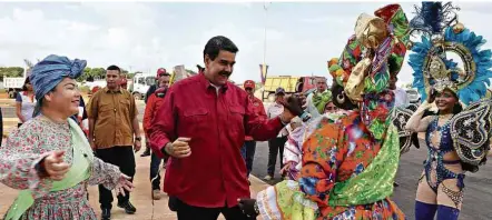  ?? 13.out.2017/Presidênci­a da Venezuela/Xinhua ?? O ditador venezuelan­o, Nicolás Maduro, participa de evento na cidade de Heres, no Estado de Bolívar, na sexta (13)