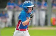  ?? SARAH GORDON/THE DAY ?? Waterford’s Mason Concascia hustles to first base during Saturday’s 10-2 loss to Newington in the Connecticu­t Section 3 Little League (11-12) baseball final at Waterford.