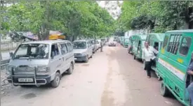  ?? DEEPAK GUPTA / HT PHOTO ?? There are over 18,144 registered CNG vehicles plying in the city.