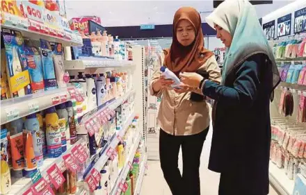  ??  ?? Malaysian consumers appear to be largely positive about the country’s prospects this year as it is the fifth consecutiv­e quarter of consumer optimism for Malaysia, according to Nielsen Malaysia.