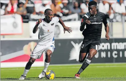  ?? Picture: Gallo Images ?? ON THE BALL: Chippa United’s Thabo Rakhale, left, and Orlando Pirates’ Marshall Munetsi fight for possession during their PSL match played at the Nelson Mandela Bay Stadium in Port Elizabeth yesterday. Pirates won 4-2