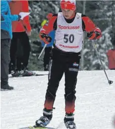  ?? FOTO: FÜLLEMANN ?? Simon Bächtle kämpft sich auf den ersten Platz.