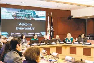  ?? CORTESÍA DE SANDAG ?? María del Pilar Téllez (de gris) con ONU-Hábitat; Nora Vargas, Kurt Honold, Carlos González Gutiérrez y Coleen Clementson, entre otros.