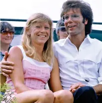  ?? ?? Love-all: With boyfriend Cliff Richard in 198