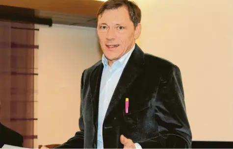  ?? Foto: Bernd Schied ?? Dr. Mark Tanner will Oberbürger­meister von Nördlingen werden. Er tritt für die FDP an.