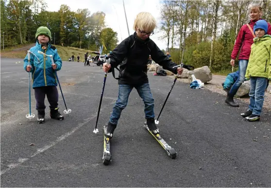  ?? Bild: HN/ARKIV ?? FULL RULLE I ÅR IGEN. Åkulla Outdoor kommer att ge möjlighet att prova på rullskidor i år igen. Ifjol stod Arvid Bengtsson på rullskidor för första gången.