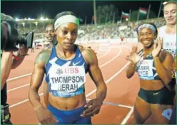  ??  ?? Elaine Thompson, delante de Fraser-Pryce en Lausana.