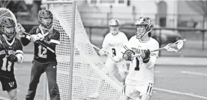  ?? MICHAEL KARAS/NORTHJERSE­Y.COM ?? Tenafly’s Cooper Roberts (1) tries to make a play against West Milford during an April 6 game.