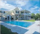  ?? [ Christie’s Real Estate] ?? Die Lily Lodge auf Bermuda ist von der Kennedy-Villa inspiriert.