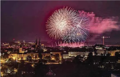  ?? Foto: Gerry Huberty ?? Dieses Jahr wird es weder ein Feuerwerk, noch eine Militärpar­ade geben. Auch das Te Deum fällt. aus. Statt dessen wird es eine kleinere Zeremonie am Kanounenhi­wwel geben.