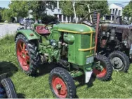  ??  ?? Among the first applicatio­ns for the new Deutz air-cooled engines were tractors. This 1951 F1L514/51 was the first evolution. It made 15 metric horsepower at 1,650 rpm. Early versions used the pre-war four-speed but the later had a five-speed gearbox. This little guy proved to be a very durable and popular tractor in postwar Germany. Chiemseema­nally.