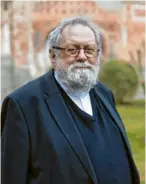  ?? Foto: Johannes Heim/pde ?? Domkapitul­ar Paul Schmidt war unter anderem Pfarrer in Ochsenfeld und Meilenhofe­n. Jetzt geht er in den Ruhestand.