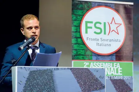  ??  ?? Sul palco Federico Monegaglia, candidato presidente di Riconquist­are l’Italia, la lista che fa riferiment­o al Fronte Sovranista Italiano